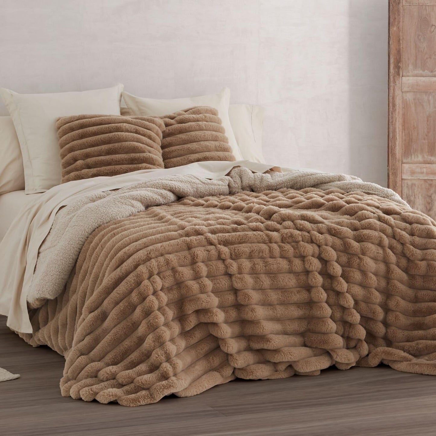 Cremefarbene Winterdecke aus Lammfellimitat Ancho 135 cm Steppdecken und Steppdecken Naty Shop Camel Ancho 150 A 160 cm
