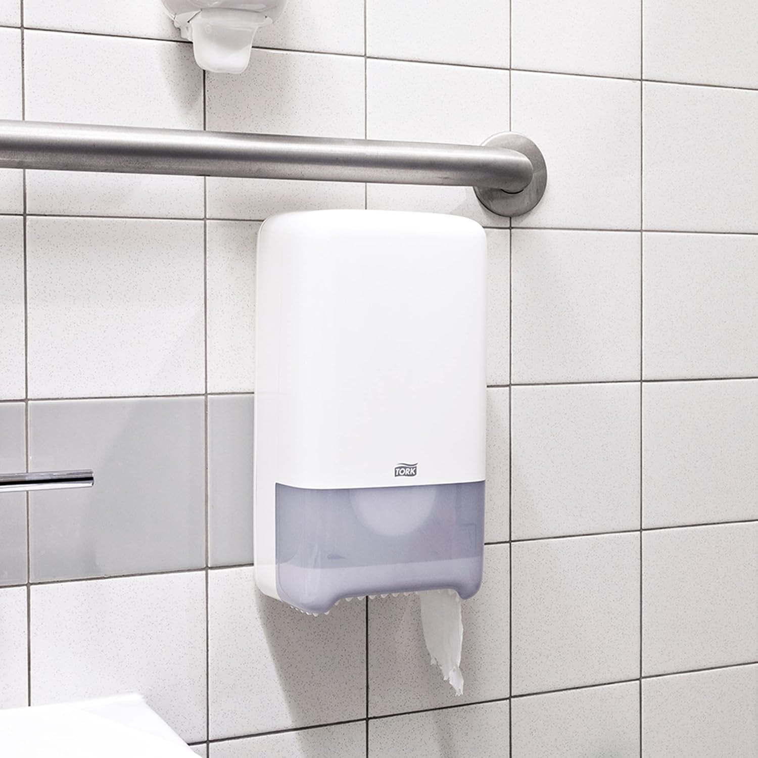 Tork 127530 Hochwertiges, weiches Midi-Toilettenpapier für Tork T6 Doppelrollen-Toilettenpapierspender / 2-lagiges, reißfestes, weiches Toilettenpapier, 27er-Pack (27 x 100 Meter)