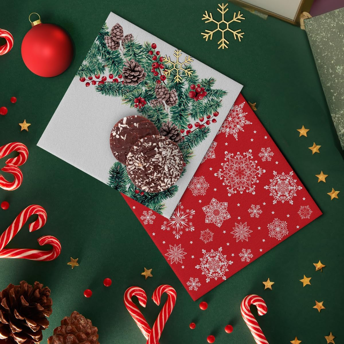PAW – Airlaid-Servietten (40 x 40 cm) I 50 Stück I Perfekt für Weihnachten, Winter, Feiertage I Tischdekorationen für Heiligabend I Airlaid-Servietten in Stoffoptik Winterzweige I Winterzweige