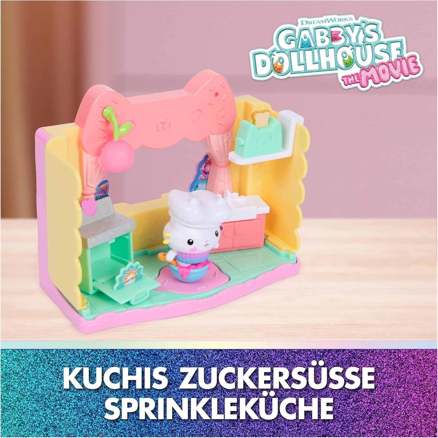 DREAMWORKS GABBY'S DOLLS HOUSE: DER FILM – Portal Room Kuchis mit Zucker bestreute Küche mit Figur und Zubehör, für Kinder ab 3 Jahren