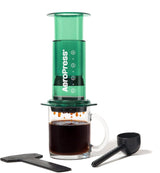 AeroPress Original Kaffee- und Espressomaschine, tragbare Kaffeemaschine auf Barista-Niveau mit Kammer, Kolben und Filtern, schnelle Kaffee- und Espressomaschine