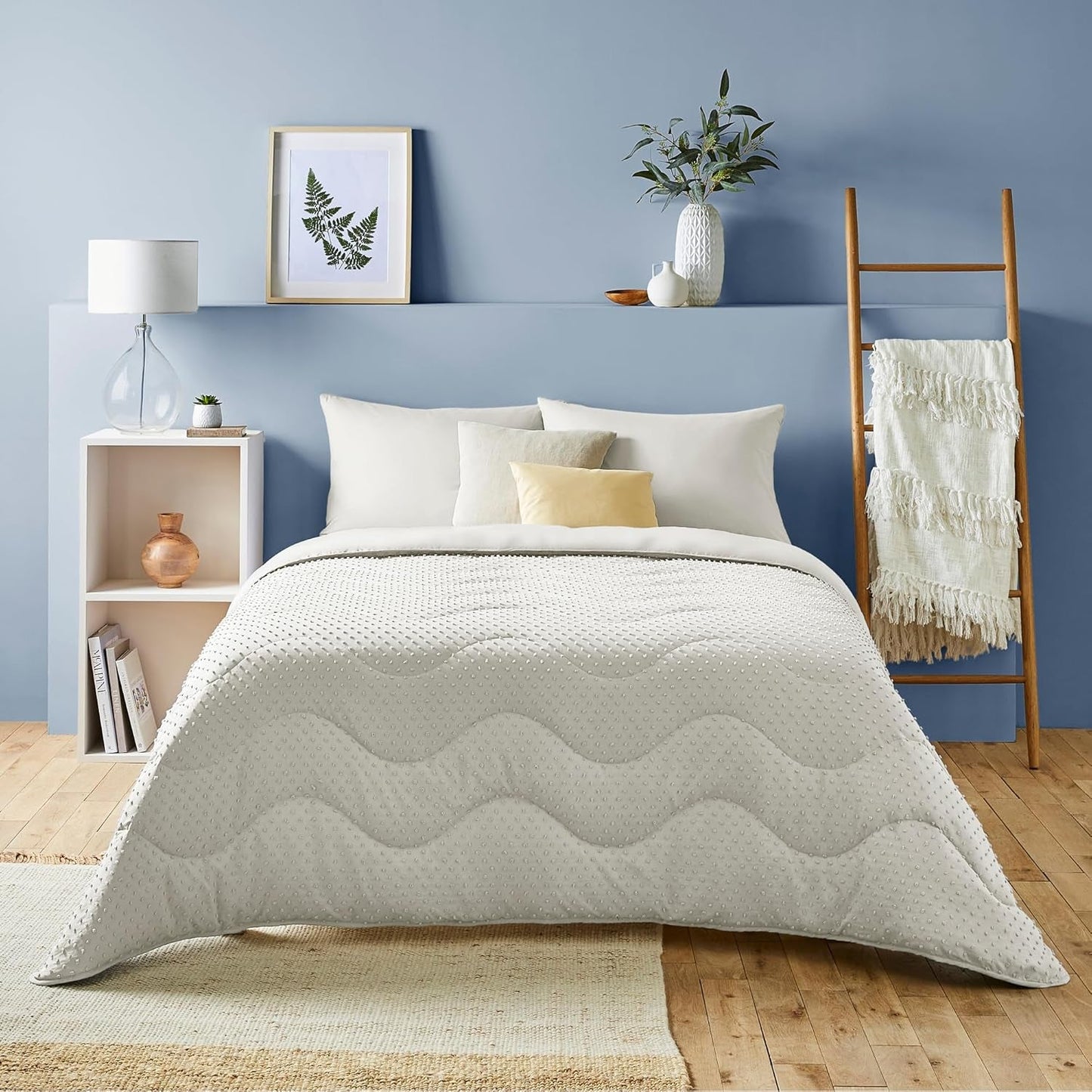 Night Lark Bettdecke ohne Bezug, 4,5 Tog, King Size, Tufted Dot Collection, Luxusbettwäsche, hypoallergen, maschinenwaschbar, Warm Sand Bettdecken und Bettdecken Naty Shop Warm Sand 4,5 Tog – King