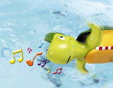TOMY Kinder-Wasserspielzeug „Plantschi die singende Schildkröte“ mehrfarbig, hochwertiges Spielzeug für Kinder mit Musik, vereint Badespielzeug und Musikspielzeug, ab 12 Monaten! Badespielzeug für Wasserspiele Jucarii Bebe Naty Shop