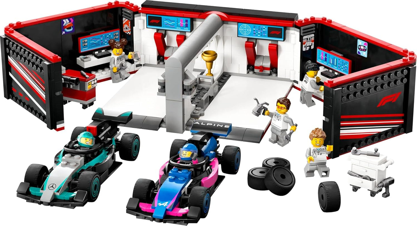 LEGO City F1-Garage mit Mercedes-AMG- und Alpine-Rennwagen – Formel-1-Rennwagen mit 2 Fahrern und 4 mechanischen Minifiguren – Geschenk für Jungen und Mädchen ab 7 Jahren und Fans 60444 Besuche den LEGO-Store Bausets