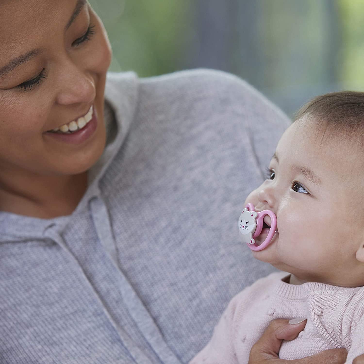 NUK Space Baby Schnuller 6–18 Monate, extra große Öffnungen für empfindliche Haut, BPA-freies Silikon, Zebramuster, 2er-Pack