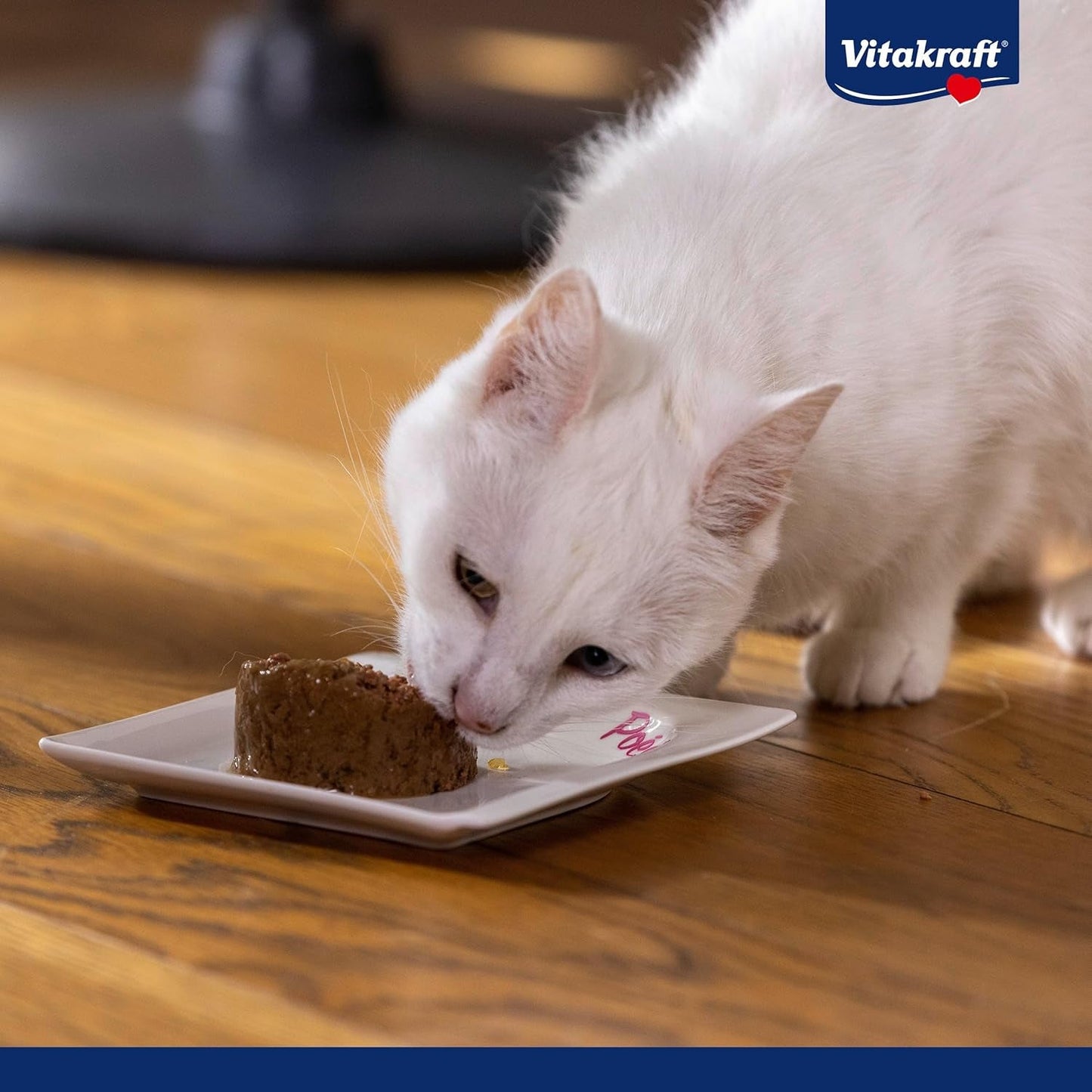 Vitakraft Poésie Mousse, Nassfutter für Katzen, luftiger Schaum, mit Lachs, ohne Zucker- oder Getreidezusatz (12 x 85 g)