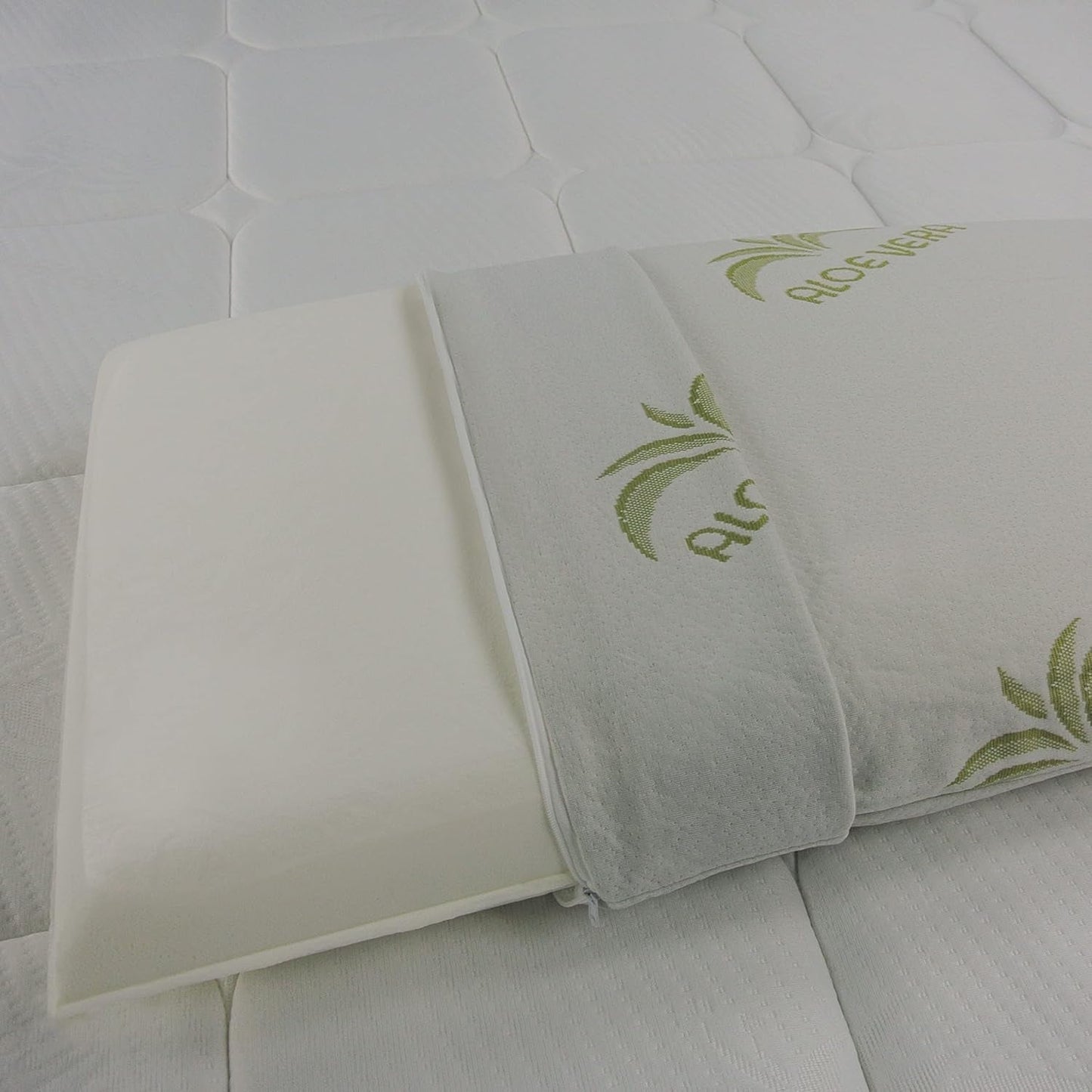 Seifenschalen-Memory-Schaum-Kissen mit Aloe-Vera-Futter. Naty Shop Standard-Kissen