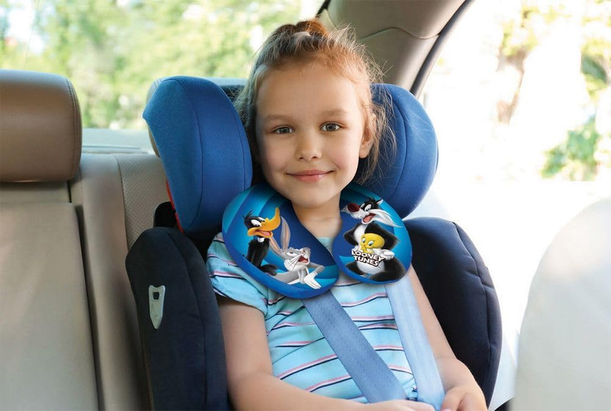 Warner Bros. Looney Tunes Baby-Nackenkissen für Mädchen, weiches Reise-Auto, Bugs Bunny, Daffy Duck, Silvestro Titti, Comfort Cartoon, Blau, Naty Shop Reisekissen