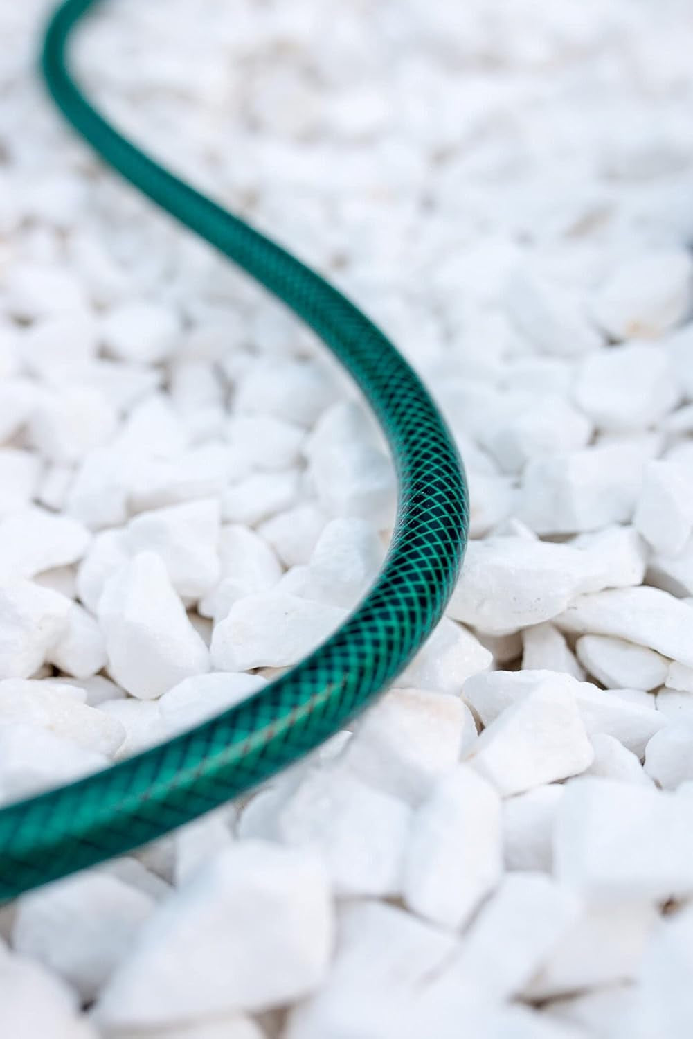 CELLFAST Gartenschlauch, 3-lagiger Kreuzgewebe-Polyester-Wasserschlauch für den Garten, flexibler Bewässerungsschlauch, UV-beständig, Anti-Algen, 2 Bar, 1/2 Zoll, 10 Meter, wirtschaftlich