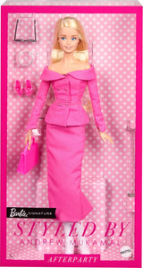 Barbie Signature gestylt von Andrew Mukamal Modepuppe, Sammlerstück mit 3 Looks für Tag und Abend sowie Accessoires, inklusive Ständer, JBH81
