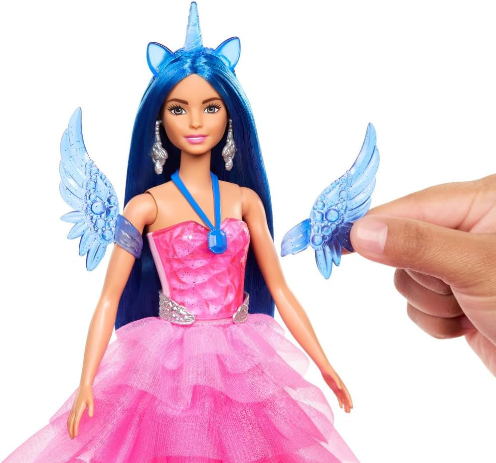 Barbie Hidden Magic – Einhorn-Puppe, rosa Kleid mit saphirblauen Details, Einhorn-Stirnband, abnehmbare Saphir-Flügel und Schwanz, ab 3 Jahren, HRR16