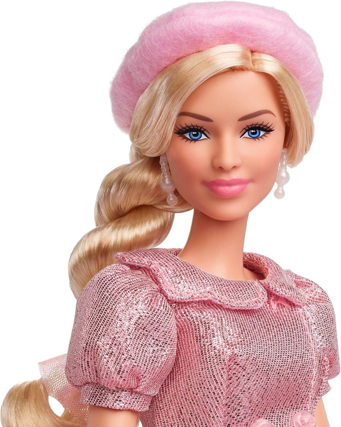 Barbie Der Film basierend auf dem Film Margot Robbie als Barbie-Sammelfigur in rosa Bluse und Tüllrock mit stilisierter Frisur und passendem Schmuck JBJ53