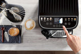 De'Longhi Magnifica Evo Next - Perfetto Vollautomatische Espressomaschine mit LatteCrema Milchaufschäumer, 13 One-Touch-Getränke, Kaffee- und Cappuccino-Zubereiter, Farb-Touchscreen, Titan (ECAM312.80.TB)