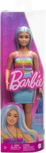 Barbie Fashionistas Puppe Nr. 218 mit langen blauen Haaren, Regenbogenoberteil und türkisfarbenem Rock, Sammlermodepuppe zum 65. Geburtstag, HRH16 Naty Shop Dolls