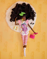 Barbie Rewind – nostalgische Sammlerfigur im 80er-Jahre-Stil mit wunderschönem Haar und Outfit, inklusive Fernseher, Popcorn und Telefon, für Fans und Sammler, HJX19