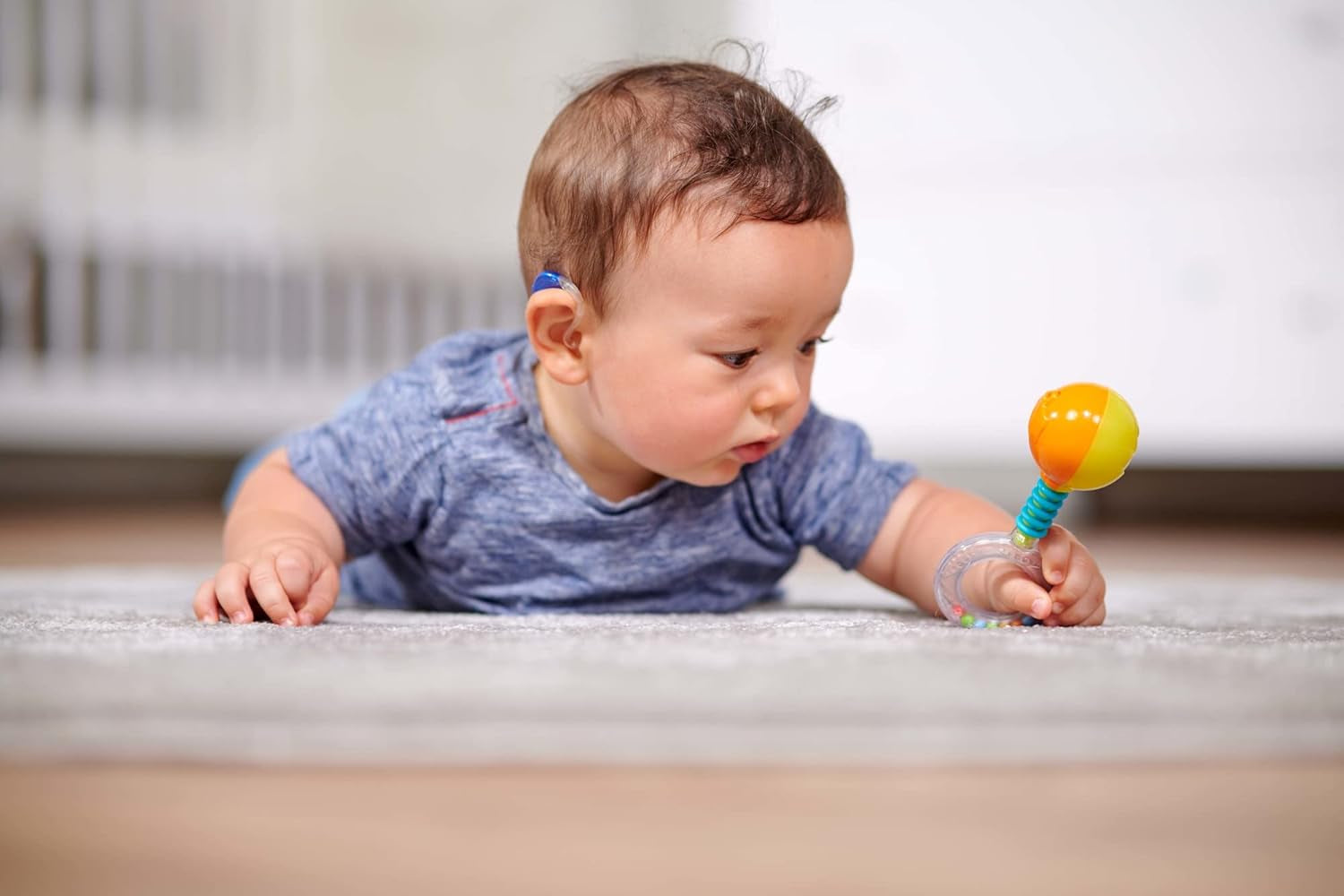 Simba 104010060 – Rassel ABC leuchtend, leuchtet beim Schütteln, 14 cm, Spielzeug für Babys, Rassel für Babys, Erstausstattung, ab 3 Monaten, gelb Jucarii Bebe Naty Shop