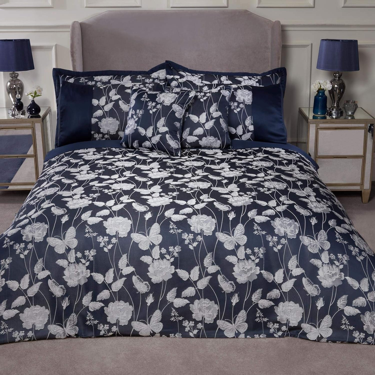 Butterfly Meadow Super-King-Size-Bettdecke, 100 % Polyester, Marineblau. Naty Shop Comforters Navy Super-King-Size-Bett