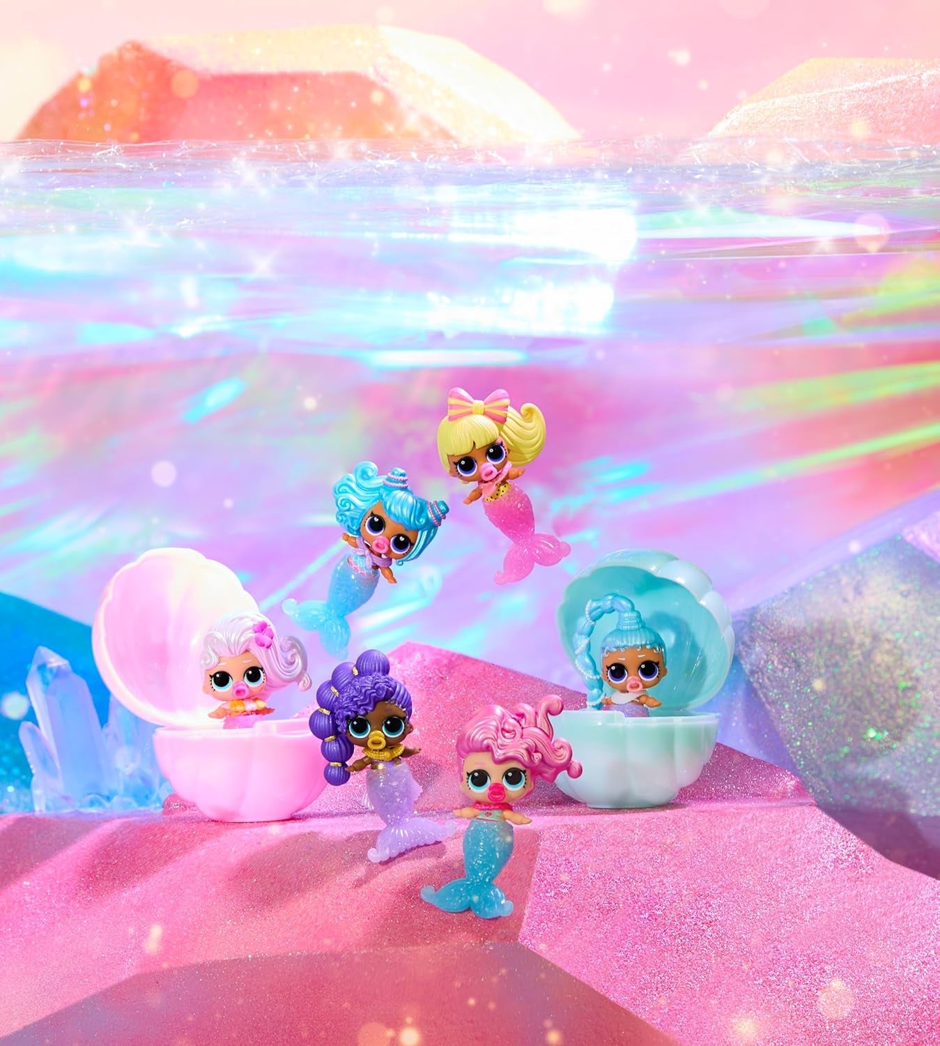 LOL Überraschung! Mermaid Makeover Magic Baby Sisters – Farbwechselnder Meerjungfrauenschwanz mit Muschelkugel zum Ausstellen, 6 Sammelpuppen – ab 4 Jahren