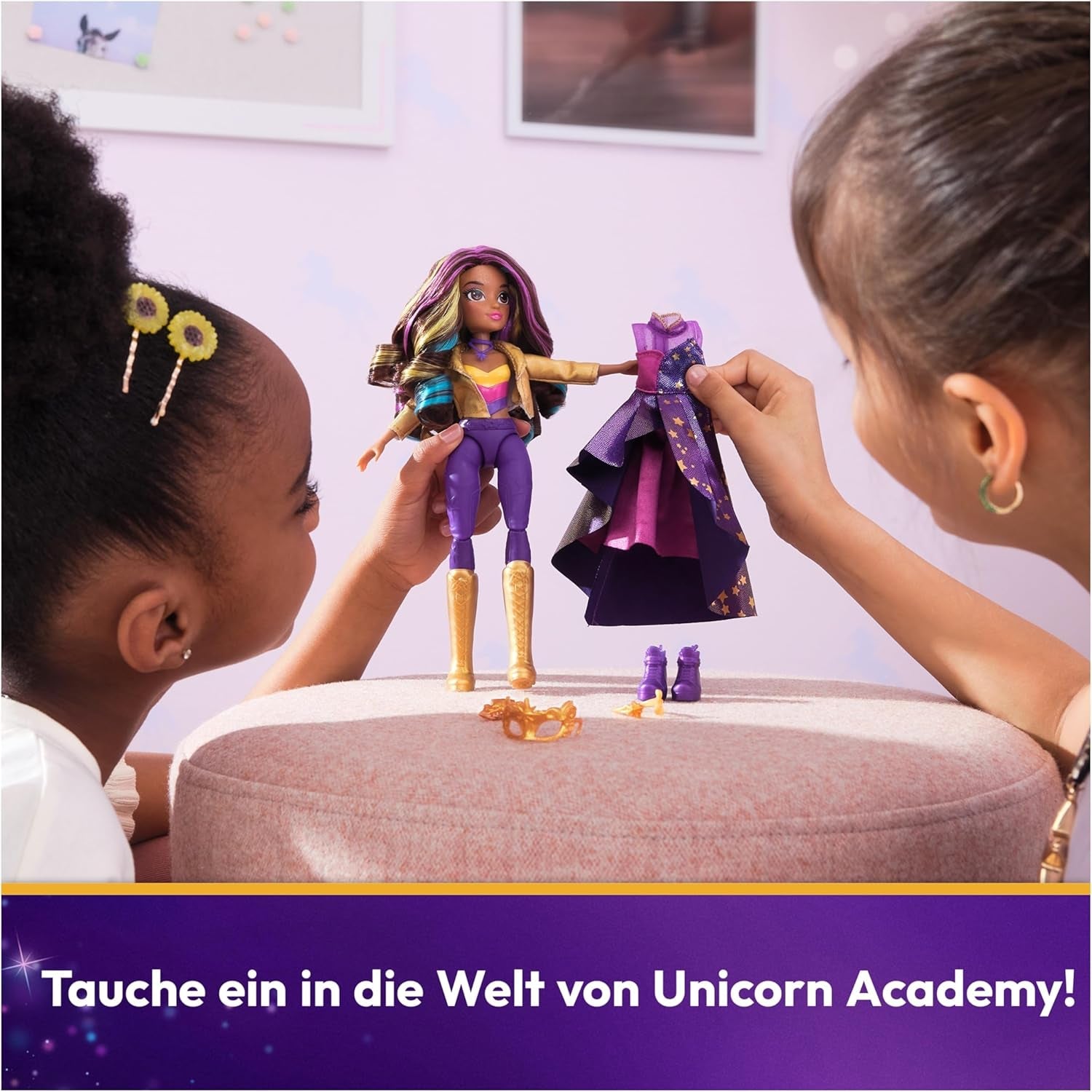 Unicorn Academy Deluxe Maskenball Sophia – 24 cm große Puppe aus der beliebten Netflix-Serie mit 2 Outfits, klassischer Verkleidung und Rollenspiel, ab 4 Jahren Naty Shop Dolls