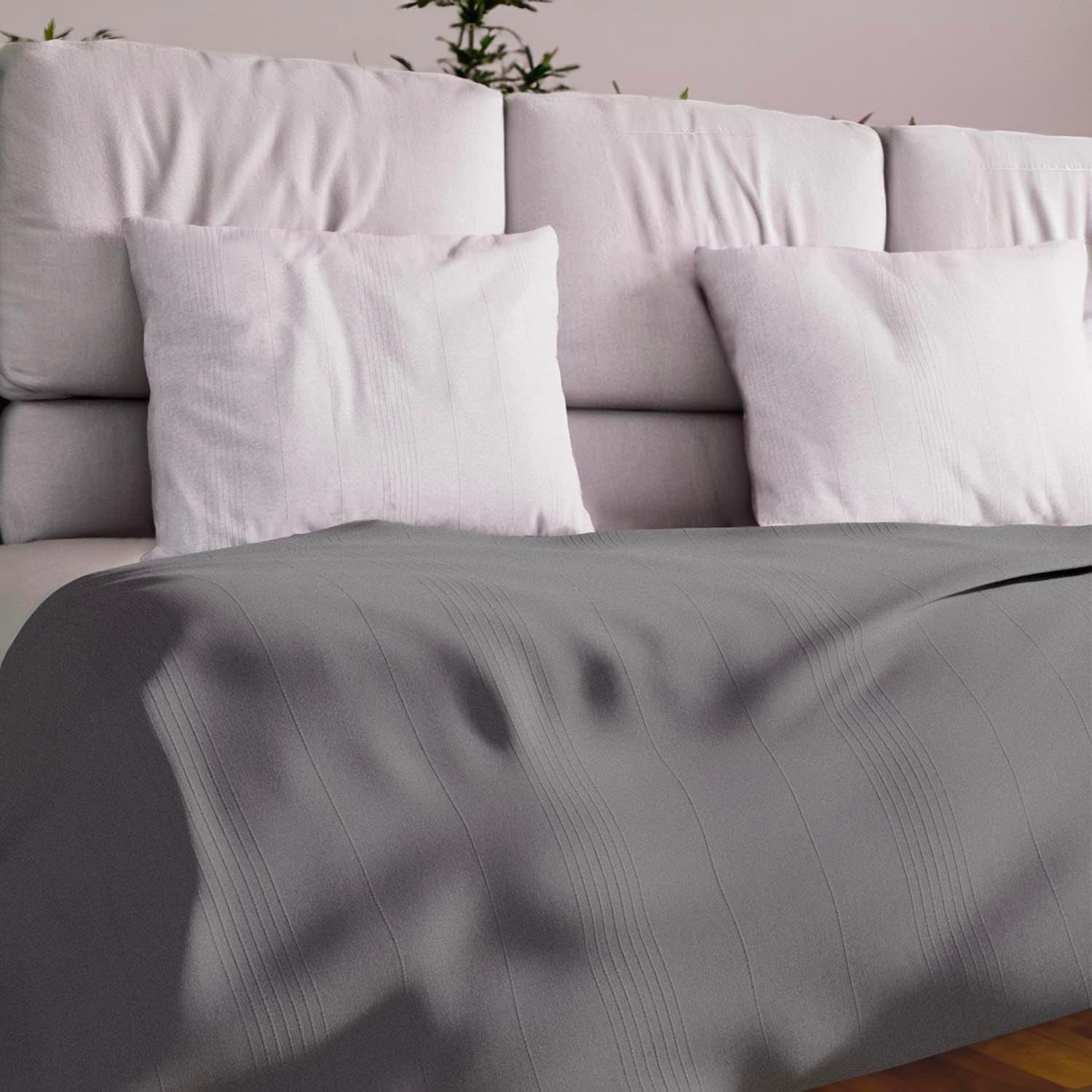 Soleil D'Ocre Adele, Zickzackbezug, vom Sofa geworfen, Polycoton, Blau, 220 x 240 cm Naty Shop Bettdecken und Steppdecken Grau 180 x 220 cm