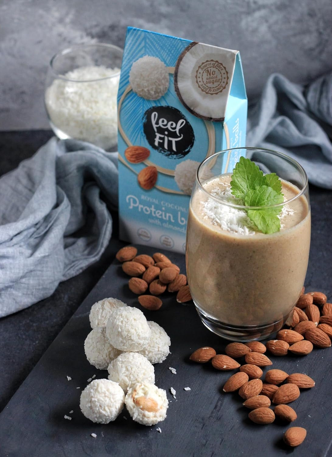Zuckerfreie Kokospralinen mit Mandeln, Feel FIT, ohne Zuckerzusatz, 17 % Protein, 63 g