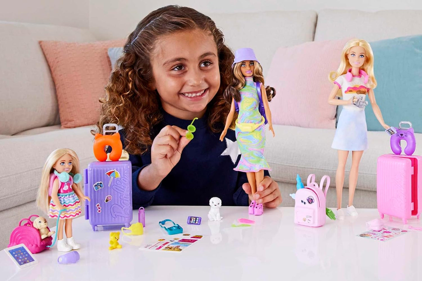 Barbie Chelsea Puppe & Zubehör 6-teiliges Welpen-Reiseset inklusive Hundekäfig HJY17