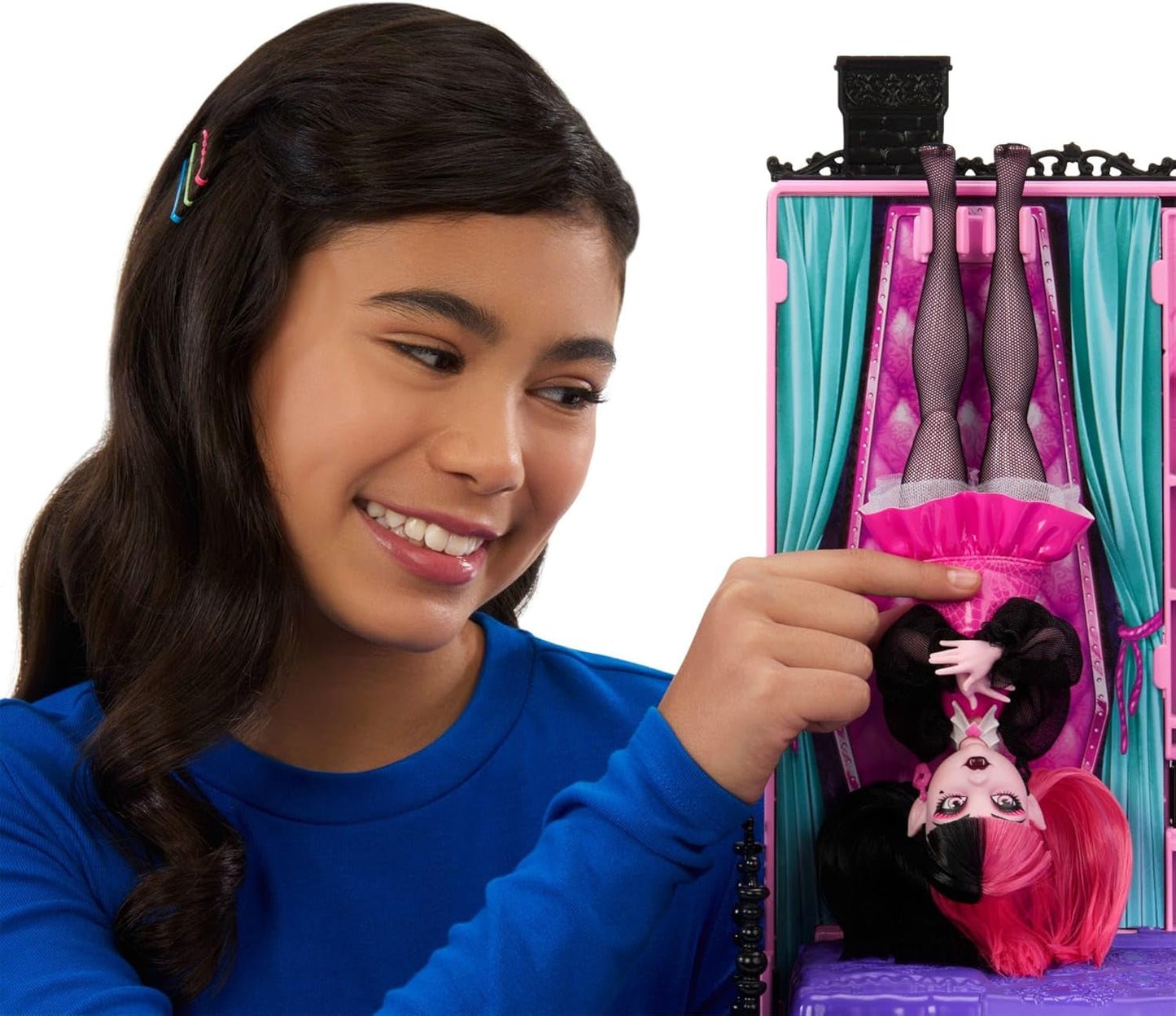 Monster High Buh-tique Hotel-Puppenhaus, faltbares Spielset mit gruseligen Überraschungen in jedem Zimmer und über 13 Spielsets, einschließlich Möbeln und Zubehör, JBF16