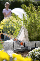 Gardena Wasserhahnanschluss mit Wasserstopp, Wasserauslass: Anschluss für Wasserstecker (Artikelnr. 8254), Wasserauslass (Artikelnr. 8250, 8266), Teil des Rohrleitungssystems (05327-20), grau