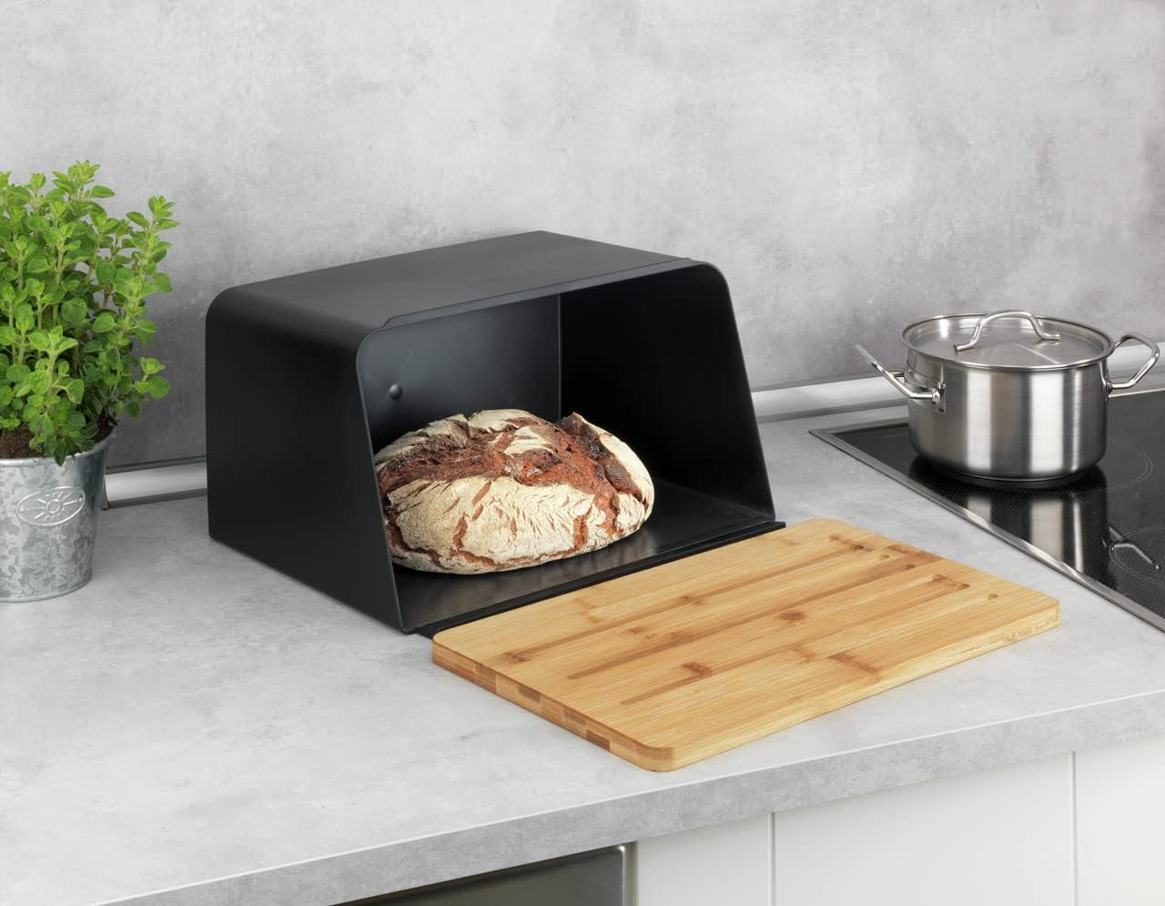WENKO Brotkorb Kubo mit Bambusbrett, vielseitige Brotaufbewahrung mit Deckel und integriertem Bambus-Schneidebrett, Frischhaltebox, langlebige Brotaufbewahrung, 35 x 20,5 x 26 cm, Schwarz/Natur, Frischhalteboxen Naty Shop