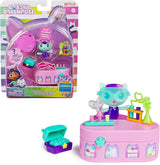 DREAMWORKS GABBY DOLLS HOUSE – Meerkätzchen Bobble Kitty Möbelpaket, Katzenfigur mit Puppenhausmöbeln und Zubehör, ab 3 Jahren