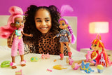 Cave Club GTH02 – Roaralai Pyjama-Partyspaß-Puppe, bewegliche Puppe mit lila Haaren und Accessoires, Geschenk für Kinder ab 4 Jahren, mehrfarbig