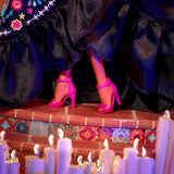 Barbie Signature-Puppe, Día De Muertos 2024 Sammelfigur in schwarzem Kleid und blauem Rüschenoberteil, gesticktem Aufdruck und farbenfrohen Accessoires, HRM72