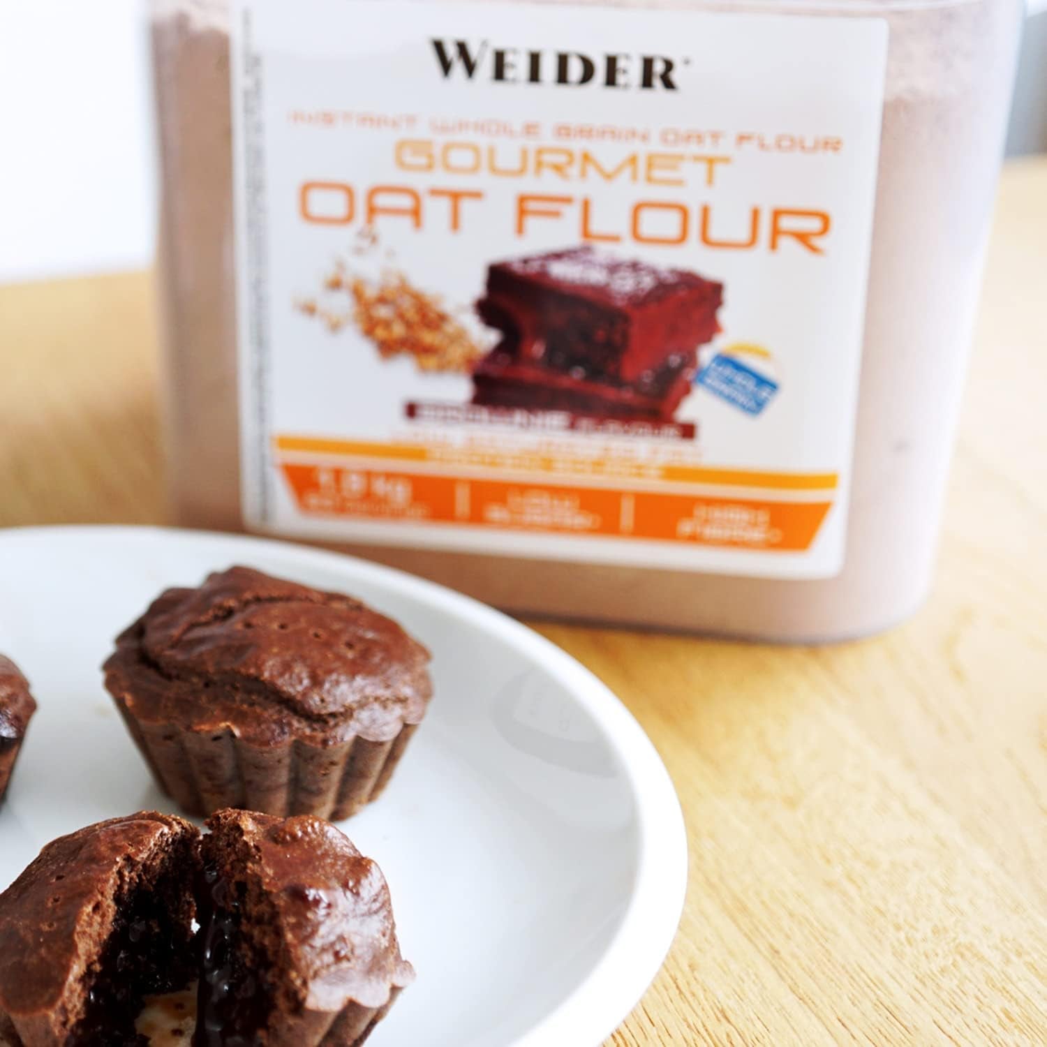 Weider Gourmet Haferflocken (1,9 kg) Brownie-Geschmack. Vollkorn-Haferflocken. Proteinquelle mit niedrigem Zuckergehalt.