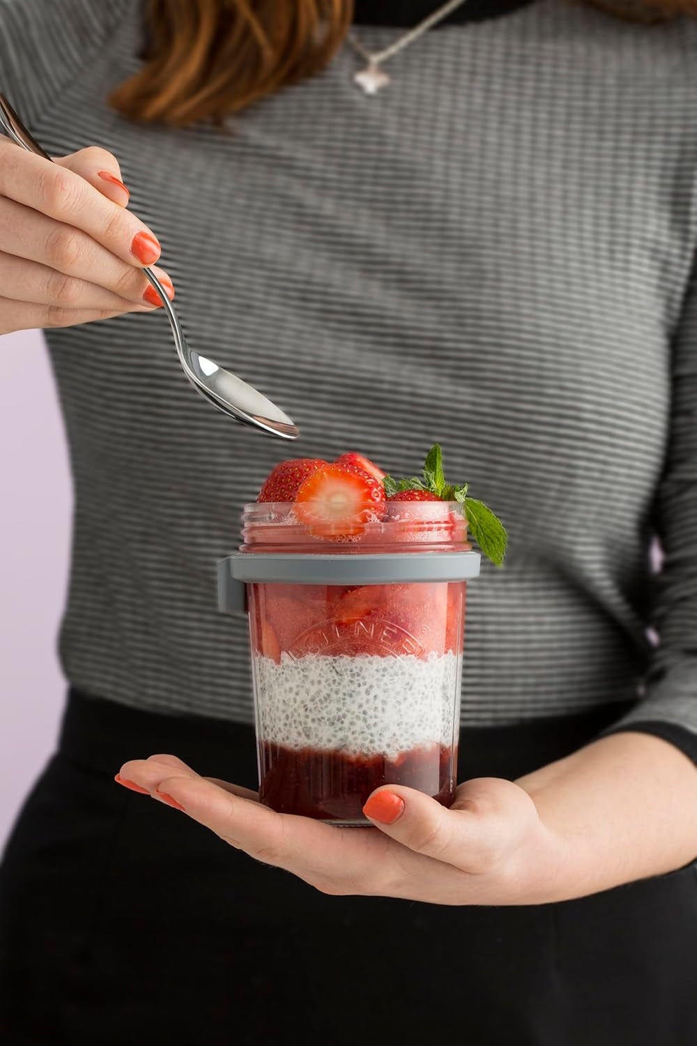 Kilner Frühstücksglas mit Löffel / 350 ml, Ø 9,5 cm / 5 Stück | Müslibecher zum Mitnehmen / ungiftig / Glasbehälter mit Deckel für Müsli, Porridge und Joghurt / Overnight-Oats-Behälter Naty Shop Lebensmittelaufbewahrungsboxen