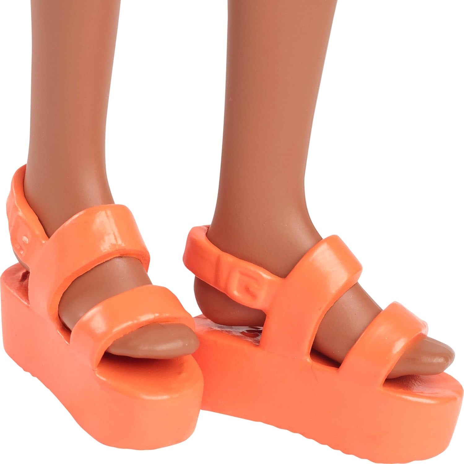 Barbie Fashionistas Puppe Nr. 233 mit schwarzem Haar, orange kariertem Midikleid mit rosa Blumen, Halskette und Sandalen, HYT91