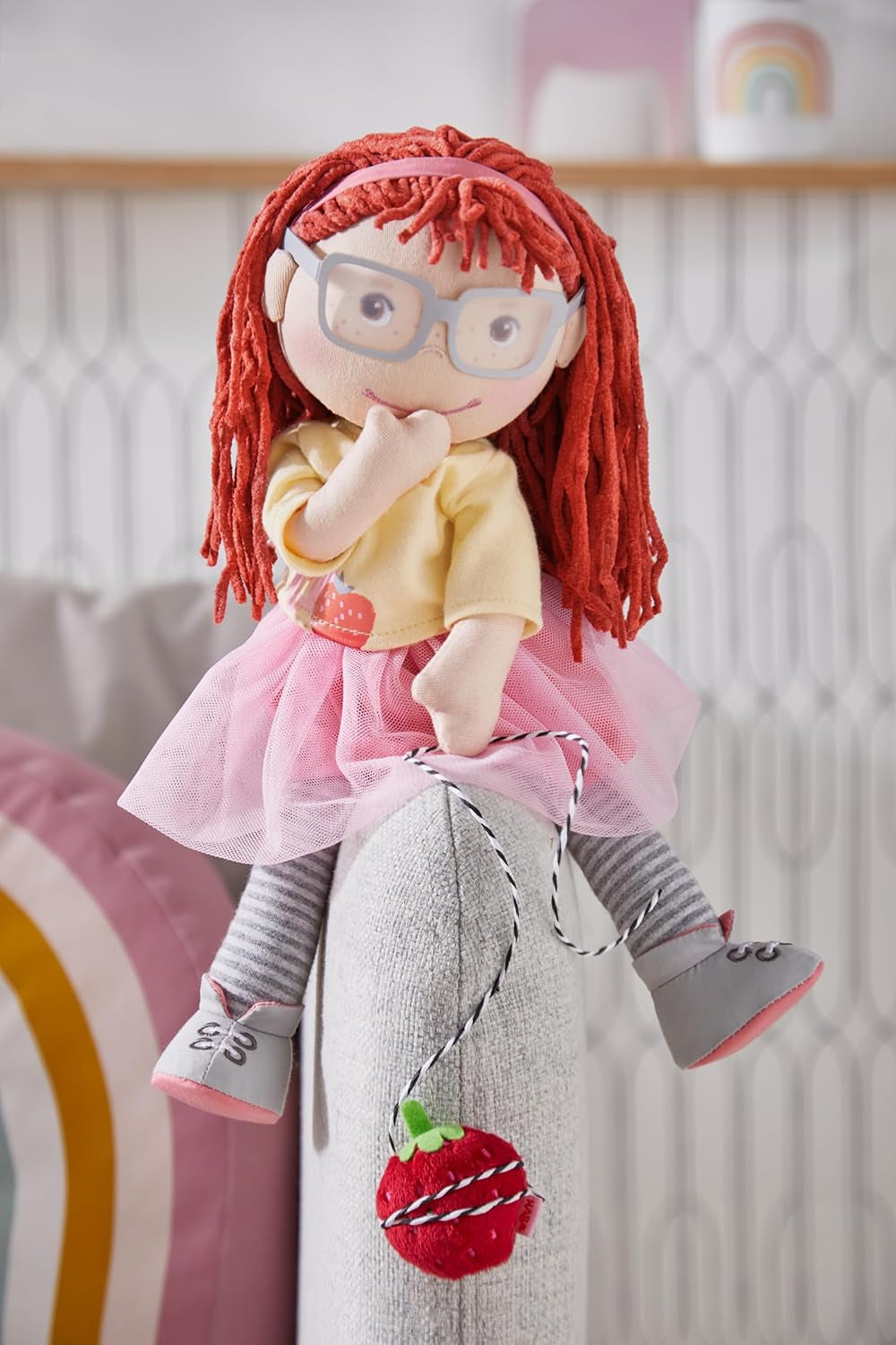 HABA AVA Puppe, 30 cm große Puppe mit Brille, weiche Puppe für Kinder ab 18 Monaten