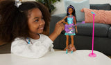 Barbie GYJ22 – Freie Bühne für Big Dream Brooklyn Puppe (ca. 30 cm, braune Zöpfe) mit Filmliedern, Lichtern, Mikrofon und Zubehör, Geschenk für Kinder ab 3 Jahren Naty Shop Dolls