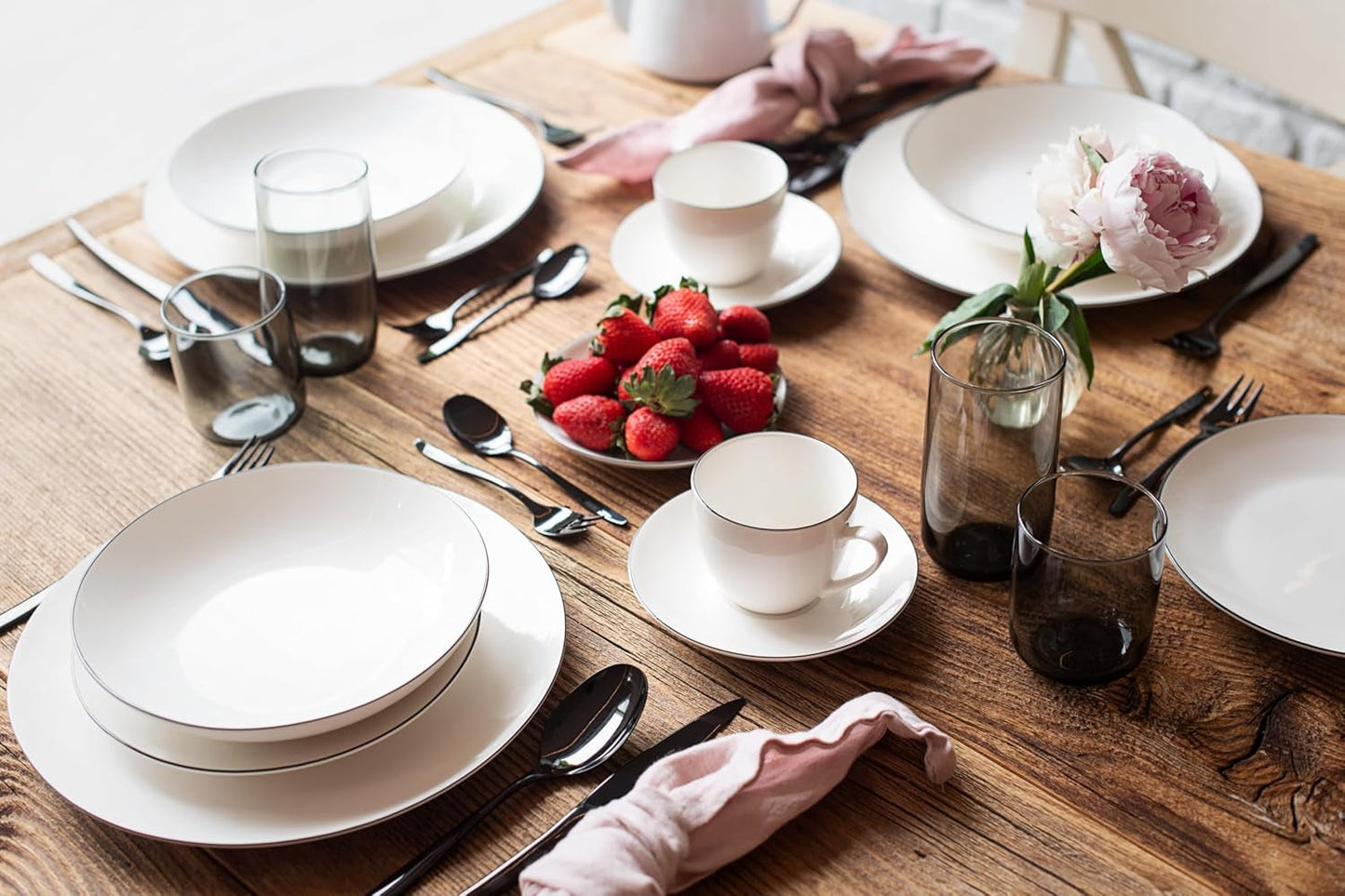 MÄSER Serie Felise, elegantes Kaffeeservice für 6 Personen, zeitlos, schwarzer Rand, Porzellan, weiß