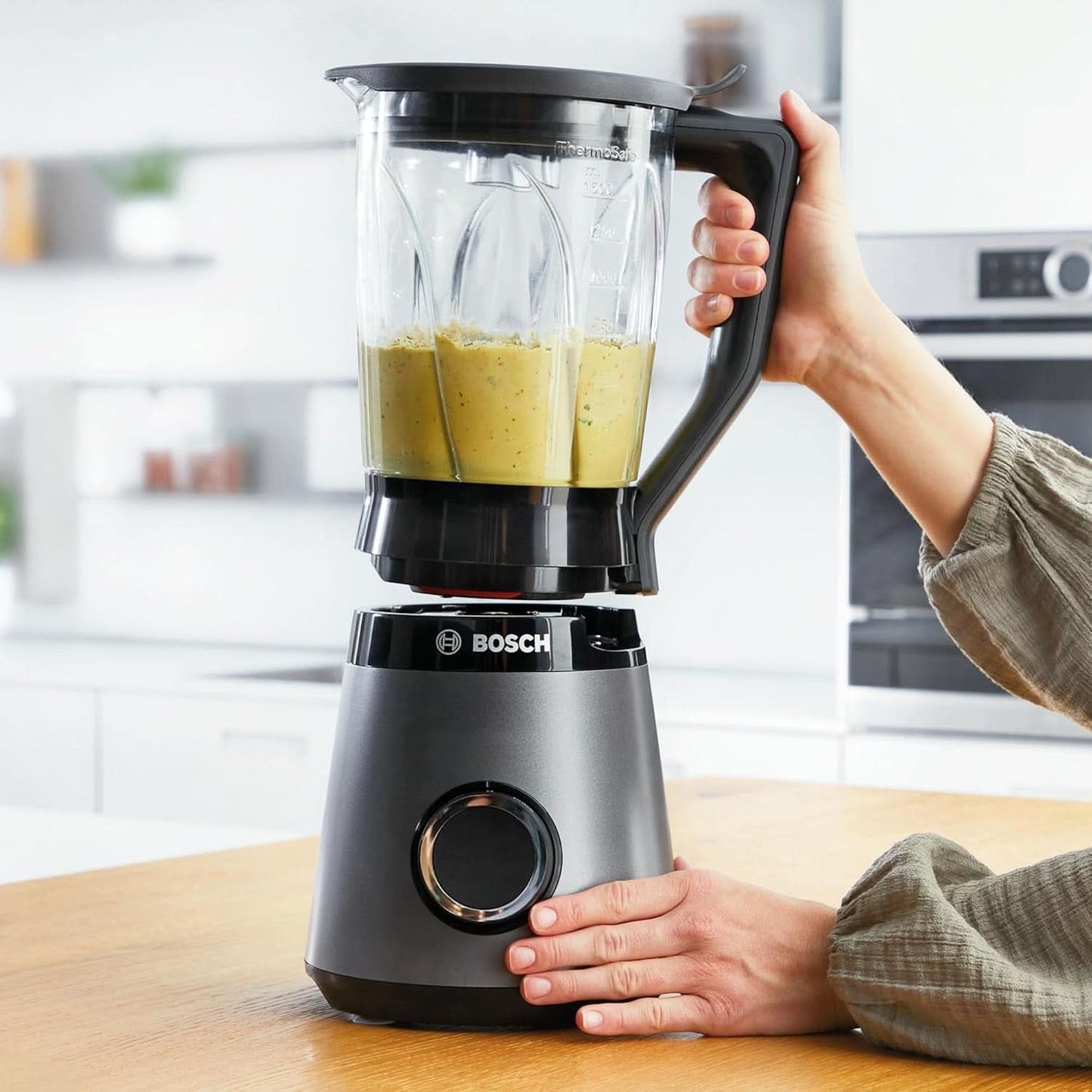 Bosch Standmixer Vitapower Serie 4 MMB6172SN, Verbesserte Version, 10 Jahre Motorgarantie, Edelstahl-Klingen, 1.5L Glasbehälter, Spülmaschinenfeste Teile, 30.000 U/Min, 1200 W, Silver Kitchen Naty Shop
