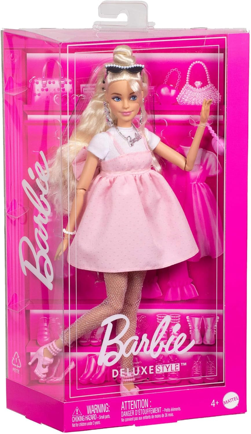 Barbie Deluxe Style Puppe Nr. 3 mit Barbiecore-Outfit, blonden Haaren in einem hohen Knoten, pastellrosa Kleid mit übergroßer Schleife und Accessoires wie Netzstrumpfhosen, HYV27