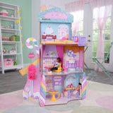 KidKraft Puppenhaus Candy Castle aus Holz mit Möbeln und Zubehör, Einhorn-Lama-Figurenhaus, Eistüten-Aufzug und Gummibärchen-Stuhl für Puppen, Spielzeug für Kinder ab 3 Jahren, 20242