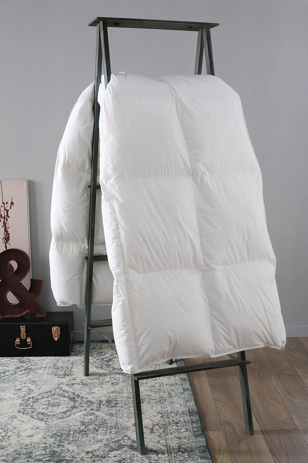 DODO 40381220 Decke Helsinki, Außenmaterial aus Perkal-Baumwolle, Füllung aus Entendaunen/Leder, 240 cm 220 cm, weiß Bettdecken und Steppdecken Naty Shop