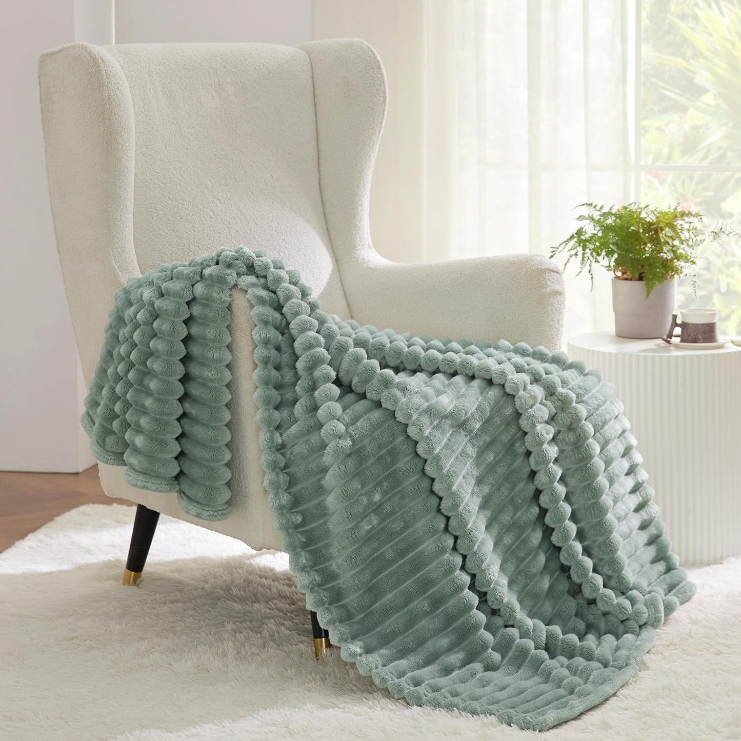 BEDSURE Salbeigrüne Fleece-Überwurfdecke für Sofa – superweiche, gemütliche Decken für Frauen, süße kleine Decke für Mädchen, 127 x 152 cm große Betten und Decken. Beuche den BEDSURE-Store