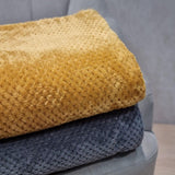 Tagesdecke HOMLA Noah 220 x 240 cm – Tagesdecke, Sofa, bequeme Überwurfdecke, Decke – flauschig und weich – graues Polyester. Betten und Decken. Besuchen Sie den HOMLA-Store