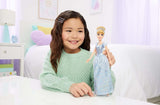 Mattel DISNEY Prinzessin Aschenputtel – bewegliche Puppe mit funkelndem Outfit, abnehmbaren Schuhen und Tiara, gekämmtes Haar für Stylingspaß, für Kinder ab 3 Jahren, HLW06
