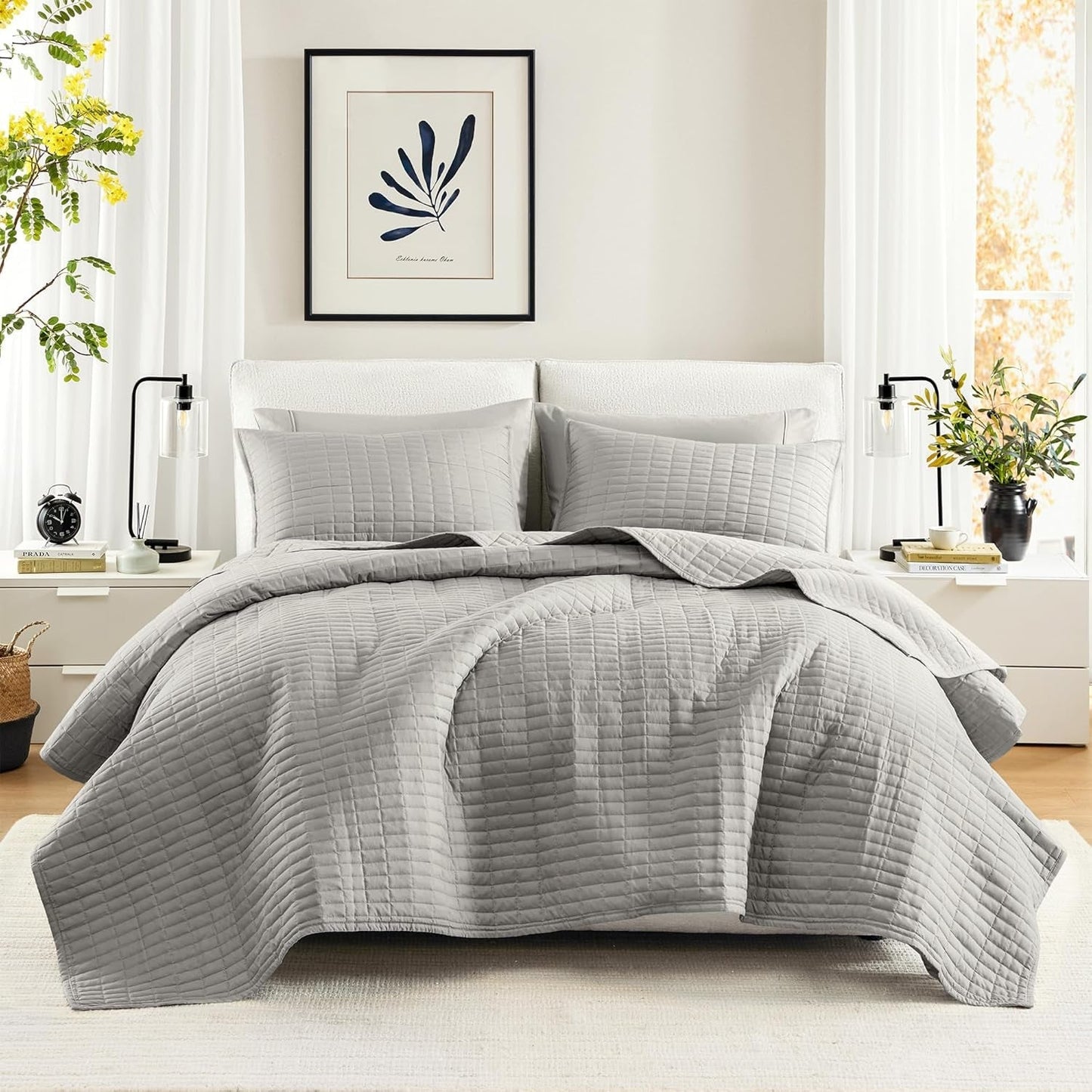 Comfort Spaces Kienna Steppdecken-Set, luxuriöse Doppelnaht-Sommerdecke, leichte, weiche Ganzjahresbettwäsche, passende Kissenbezüge, weiße Decke für King-Size-Betten (264,2 x 228,6 cm), Naty Shop Bettdecken und Steppdecken, Grau, King/Cal King (104 x 90 Zoll)