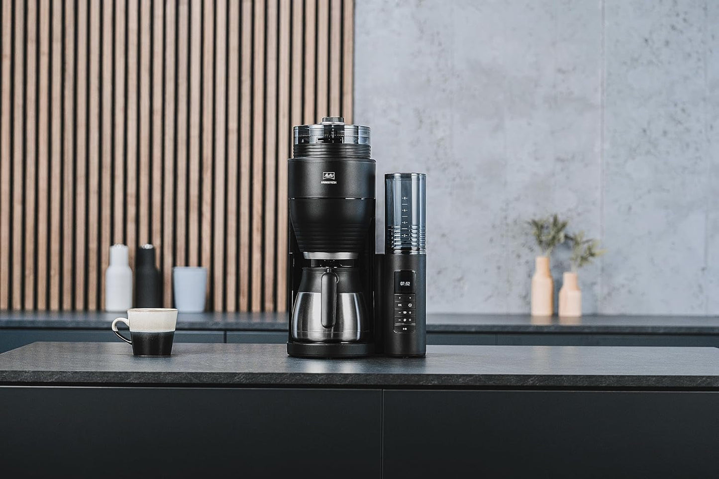 Melitta AromaFresh Therm Pro X – Espressomaschine mit Filter, integriertem Mahlwerk, abnehmbarem Wassertank, Thermokaraffe aus Edelstahl und Timerfunktion, für bis zu 8 Tassen Kaffee, Schwarz/Silber