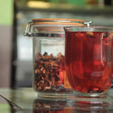 Früchtetee – 100 g Aromatisierte Früchtemischung mit Apfel, Hibiskus und Zimt – Druckverschlussbeutel, ca. 25 Tassen – Ohne Zusatzstoffe, verpackt in Deutschland