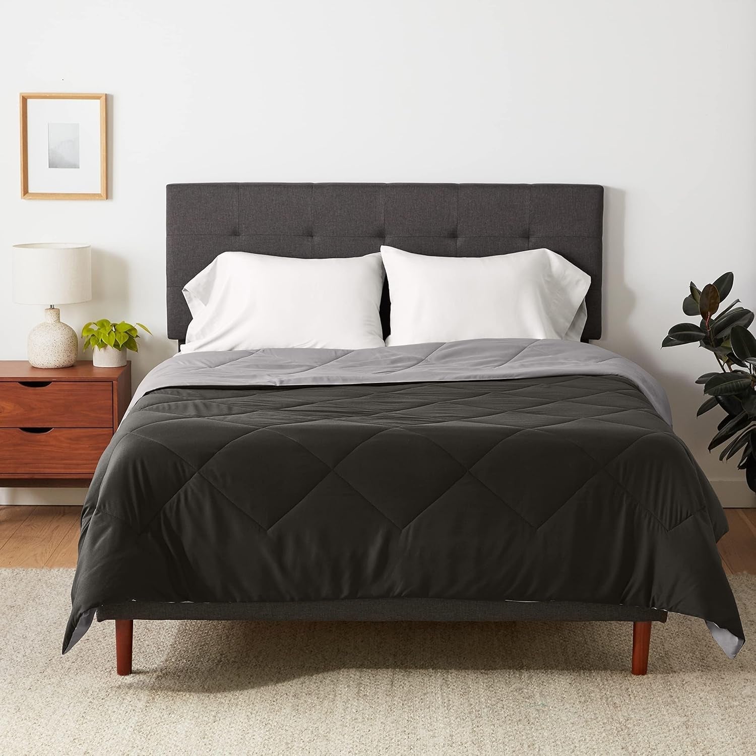 Amazon Basics Bettbezug aus Mikrofaser, beidseitig verwendbar, 220 x 240 cm, grau/schwarz Bettdecken und Steppdecken Naty Shop Grau/Schwarz 220 x 240 cm