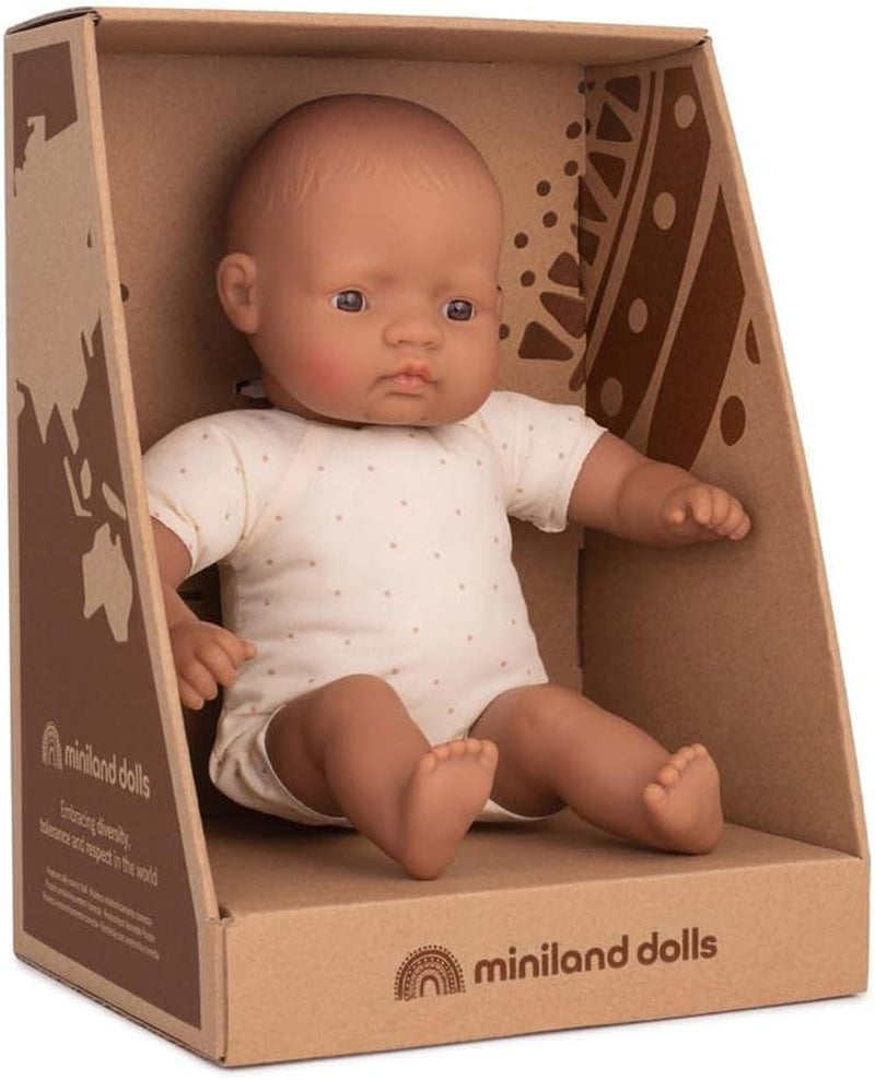 Miniland-Puppen: Lateinamerikanische Puppe, 32 cm, weicher Stoffkörper, Geschenkbox